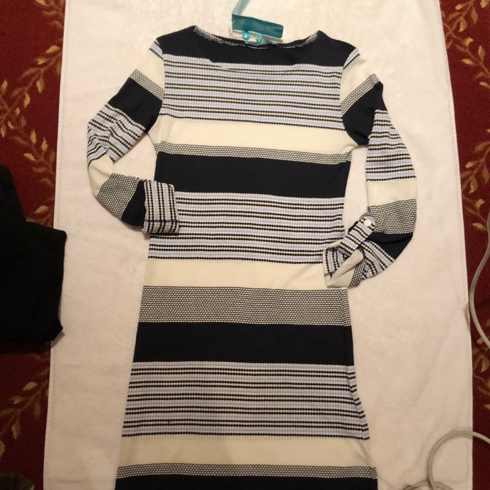 Dress - Picture 2 of 4